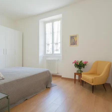 Tina's Window On By Rent Appartement Mezzegra