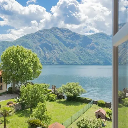 Tina's Window On By Rent Mezzegra