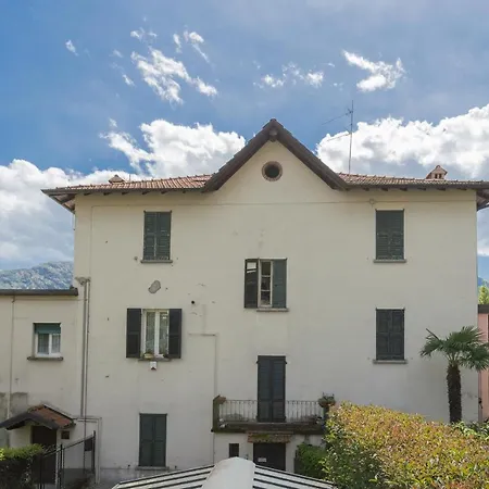 Tina's Window On By Rent Mezzegra