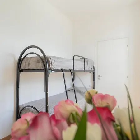 Tina's Window On By Rent * Mezzegra