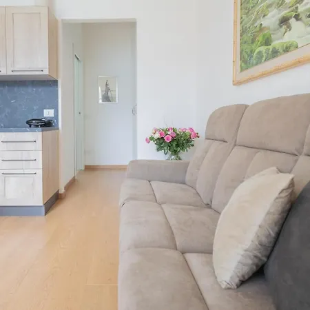 Tina's Window On By Rent *