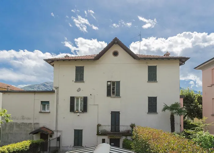 Tina's Window On By Rent 梅泽格拉